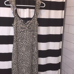 BCBG MAXAZRIA stretchy printed ruffle dress